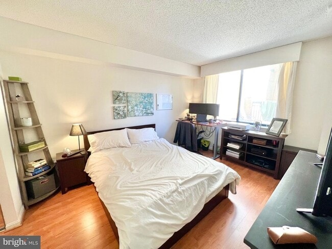 Building Photo - 3830 9th St N