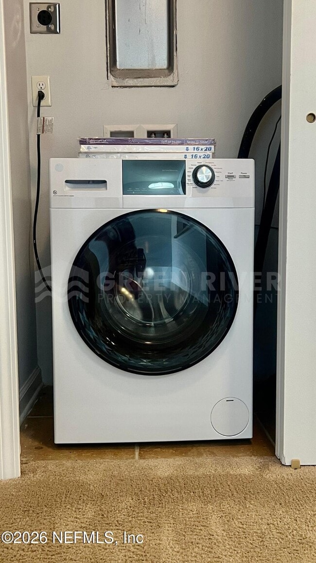 Building Photo - 2200 Marsh Hawk Ln