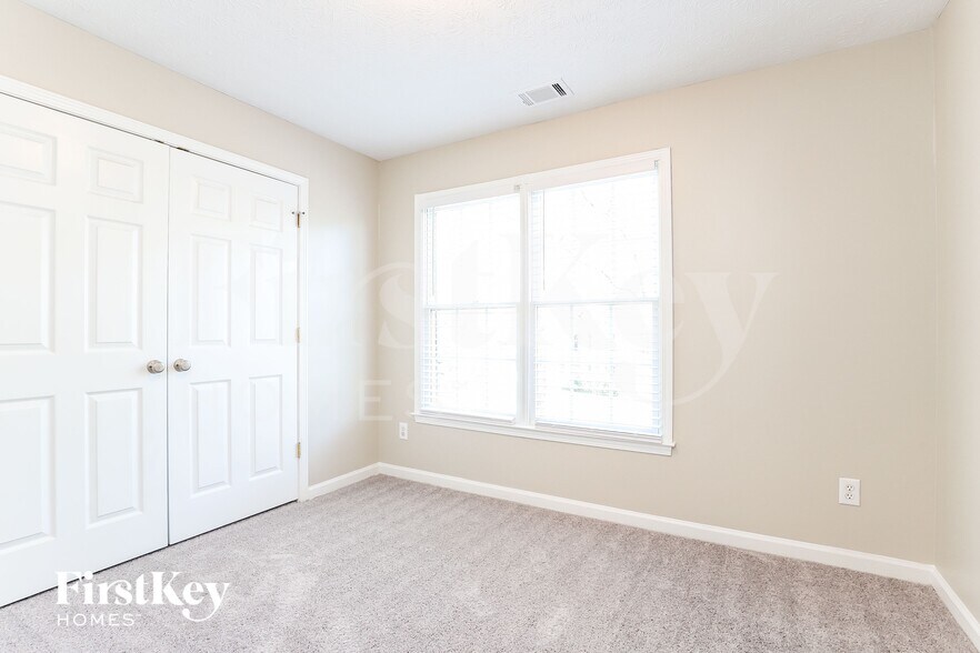 Building Photo - 797 Rockfount Way