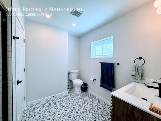 Building Photo - 433 Cobbs Creek Pkwy