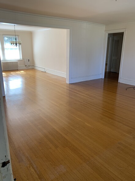 Oak floors - 139 Rutgers Ave