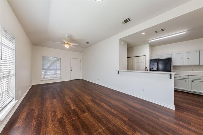 Building Photo - 8708 Weiser Dr