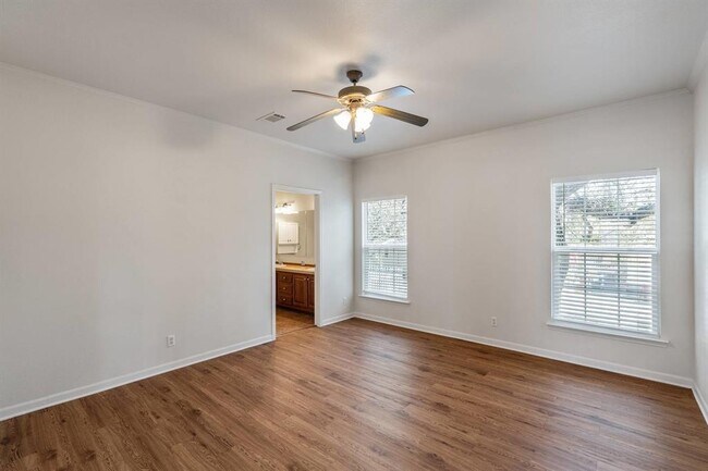 Building Photo - 289 Heatherwood Dr