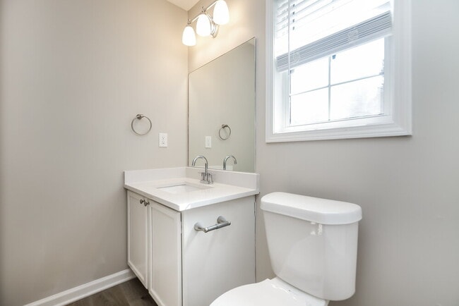 Building Photo - 2740 Owens Dr