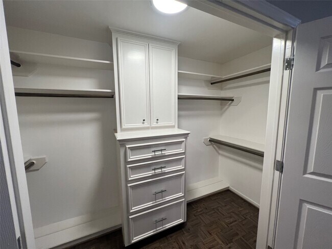 Building Photo - 1516 Park St