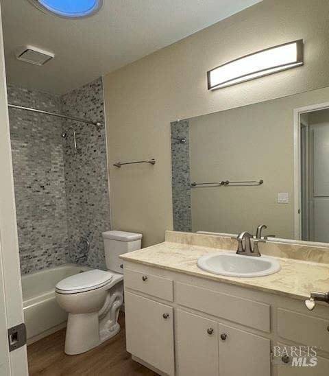 Building Photo - 220 Vineyard Dr