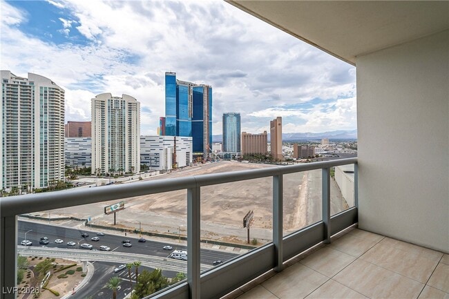 Building Photo - 222 Karen Ave