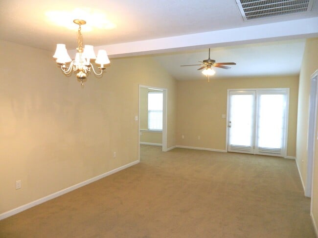 Building Photo - 2014 Kennesaw Way