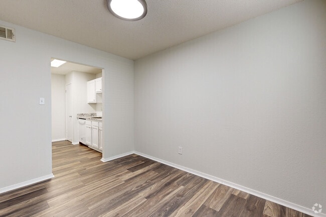 3BR, 1.5BA - 1,132SF - Dinning Room - Wynwood Apartments
