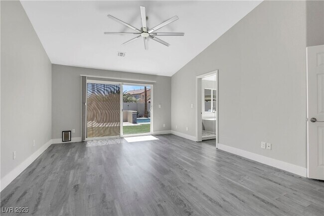 Building Photo - 7379 Majestic Bluff Pl