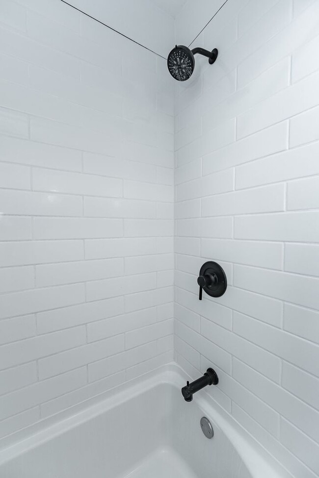 Building Photo - 3 Bed, 1.5 Bath Home for Rent – Historic S...