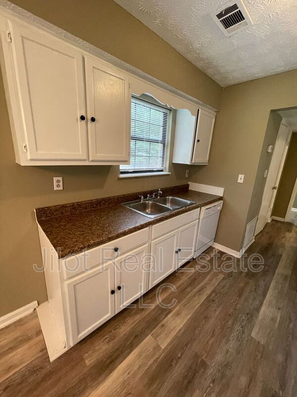 Building Photo - 372 Riverbrook Trail