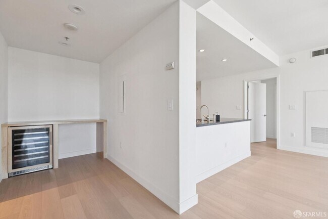 Building Photo - 338 Spear St