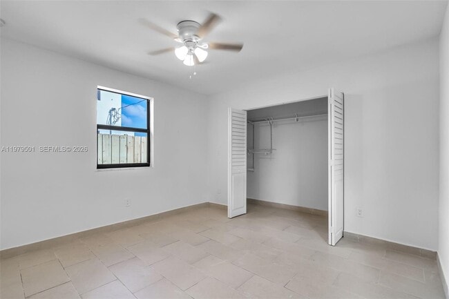 Building Photo - 130 SW 31st Ct