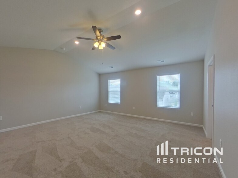 Building Photo - 8112 Derby Wood Ln