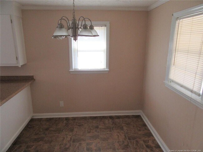 Building Photo - 1119 Juniper Dr