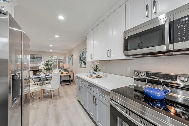 Building Photo - 7516 Silvertree Ln