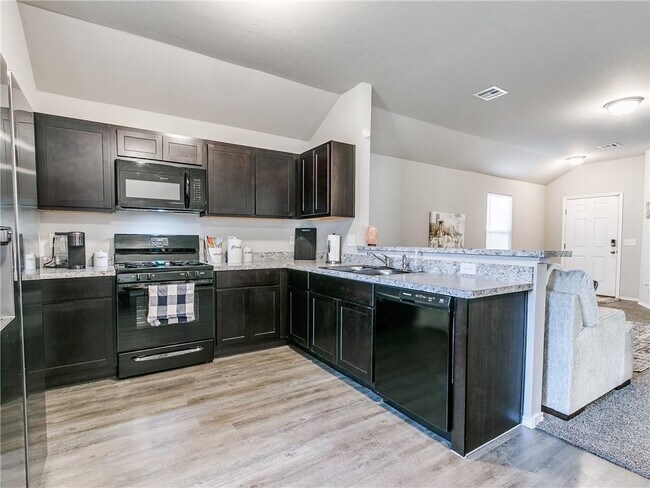 Building Photo - 11708 NW 99th Ter