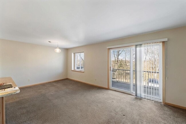 Building Photo - 304 Pondridge Cir