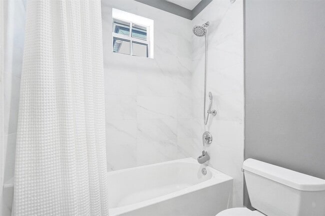 Building Photo - 3534 Forest View Cir