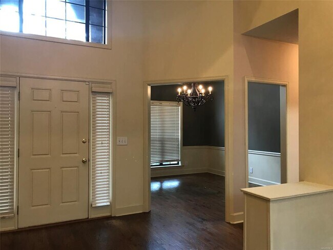Building Photo - 34 Creek Dr