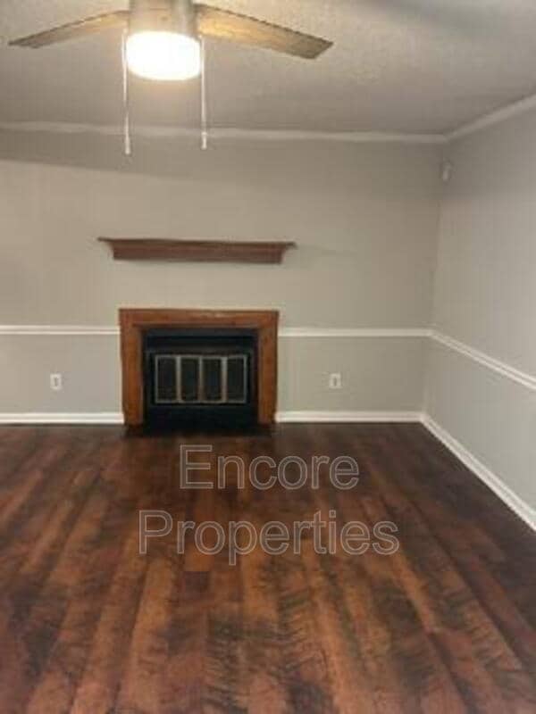 Building Photo - 6555 English Oaks Dr
