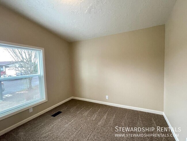 Building Photo - 1313 Bramblewood Ln