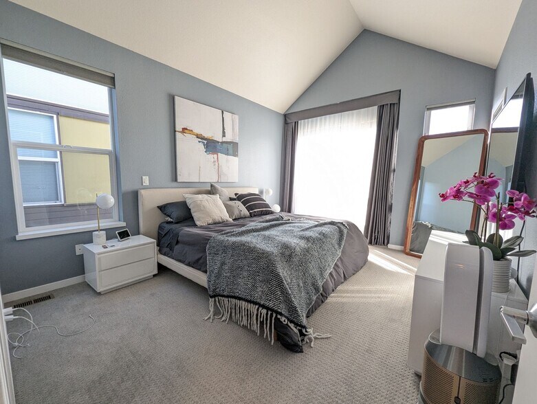 Building Photo - 1388 Snowberry Ln