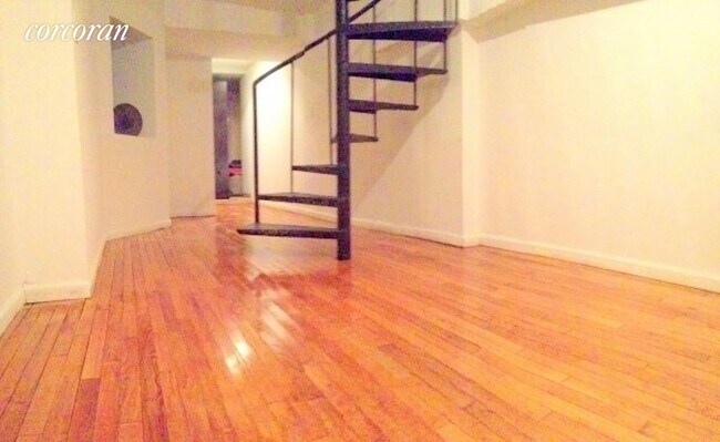 Building Photo - 1431 York Ave