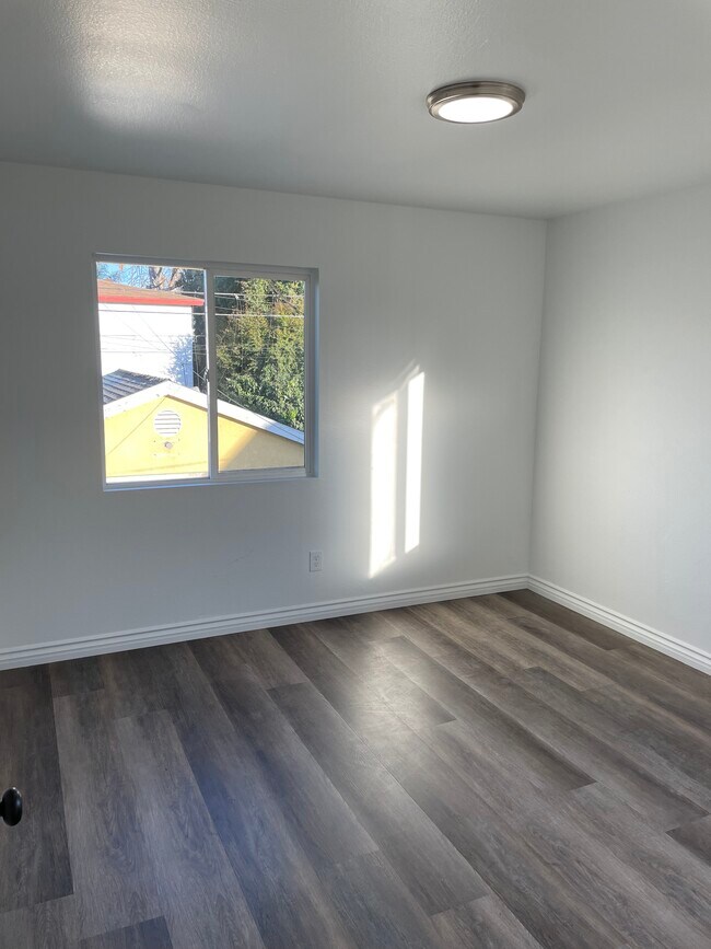 Building Photo - 4444 S San Pedro St