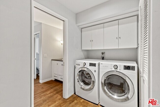 Building Photo - 905 Napoli Dr