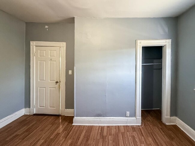 Building Photo - 341 Ave E