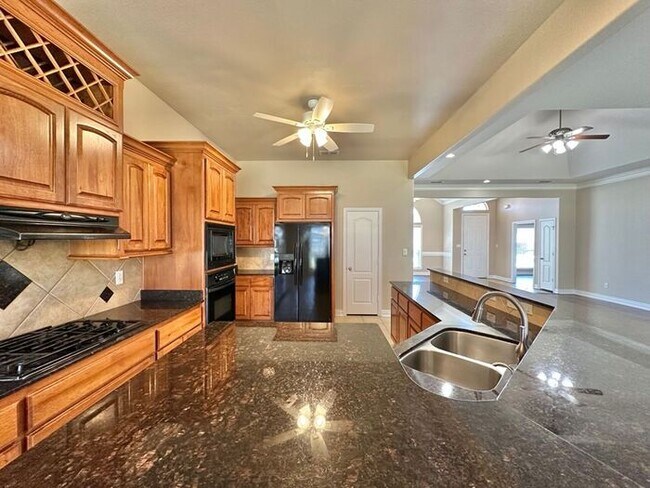 Building Photo - Spacious Flint Home on a Corner Lot with Stunning Primary Suite