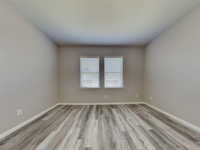 Building Photo - 3911 Mossy Spring Ln
