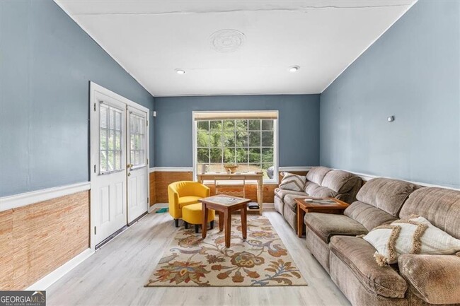 Building Photo - 661 Bantry Ln