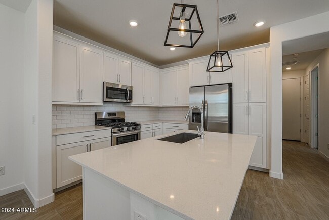 Building Photo - 4077 S Sabrina Dr