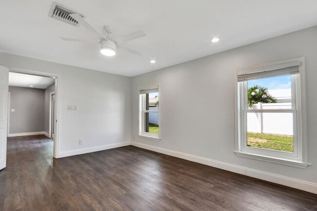 Building Photo - 105 Wingate Dr