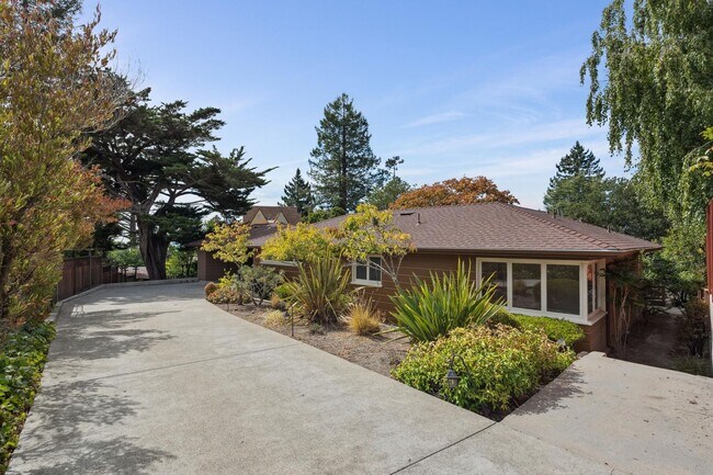 Building Photo - 5960 McAndrew Dr