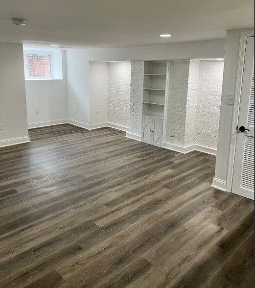 Building Photo - 1928 1st St NW