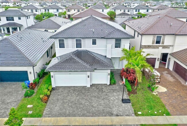 Building Photo - 4416 SW 174th Ave