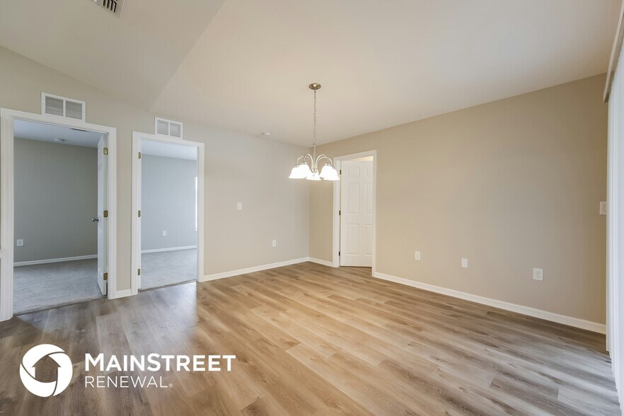 Building Photo - 2708 27th St SW