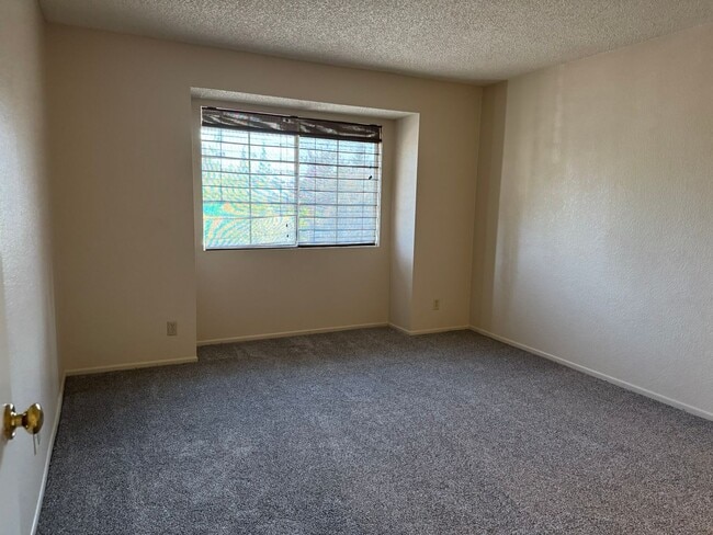 Building Photo - Lovely 2 Bedroom Condo in Azusa
