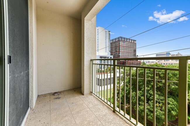 Building Photo - 610 Clematis St