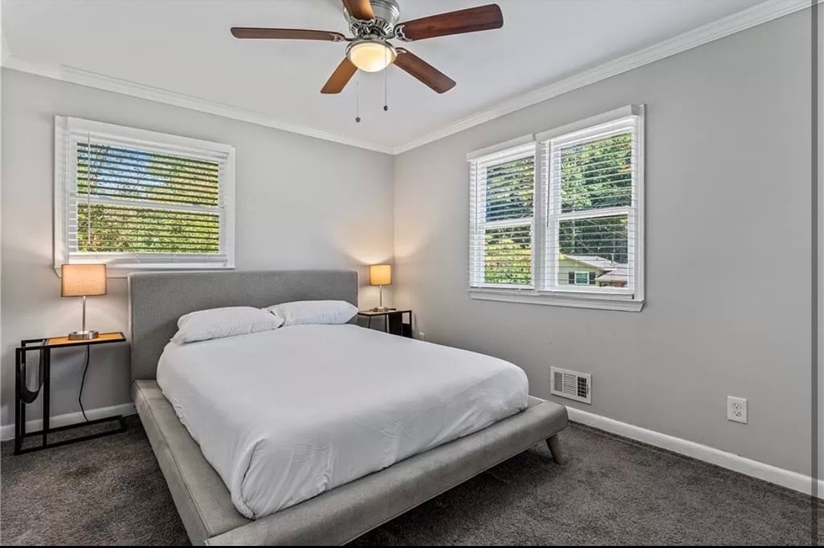 Building Photo - 179 Oak Dr SW