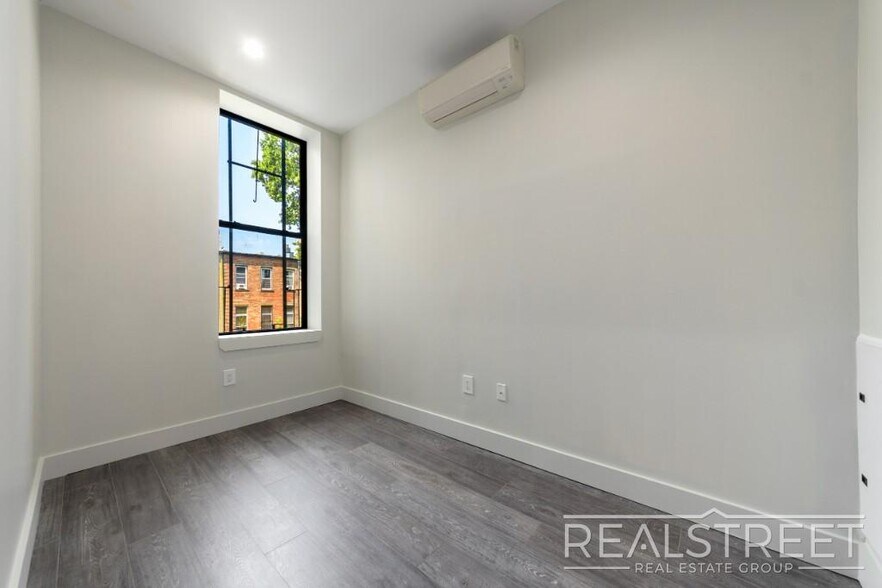 Building Photo - BRAND NEW 2 Bed in Bed Stuy!