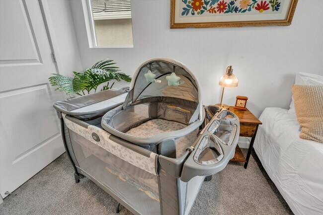 Building Photo - 6001 San Rafael Ln