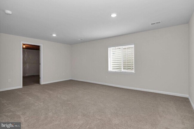 Building Photo - 3148 White Tail Dr