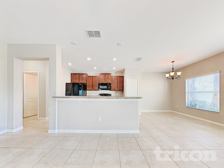 Building Photo - 4938 Reflecting Pond Cir