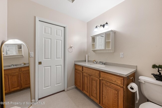 Building Photo - 32 Pine Tree Dr