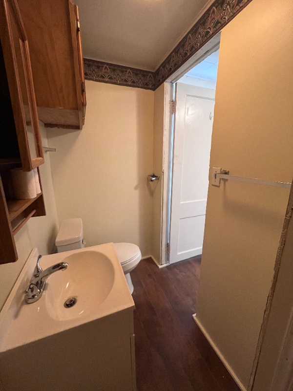 Building Photo - 106 Elmwood St